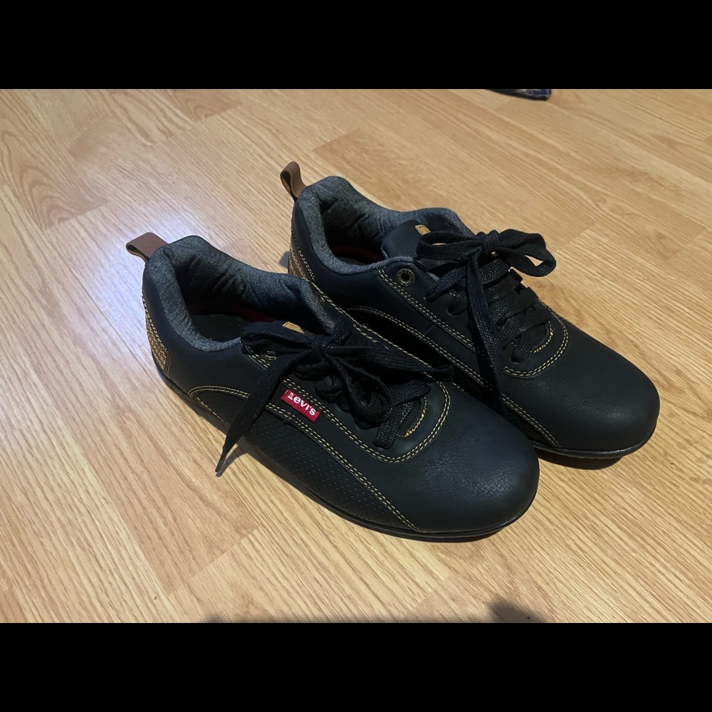 Sneakers. 08